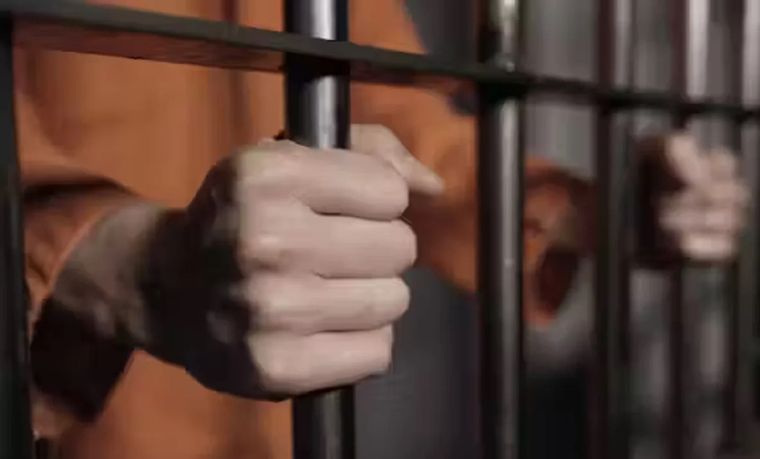 Procesaron a diez integrantes de una banda criminal que operaba desde un penal de Mendoza en el marco de la Ley antimafia. &nbsp;