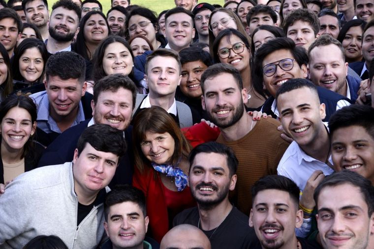 Patricia Bullrich encabezó una cumbre del PRO en la Ciudad en un gesto de unidad de cara al 22 de octubre