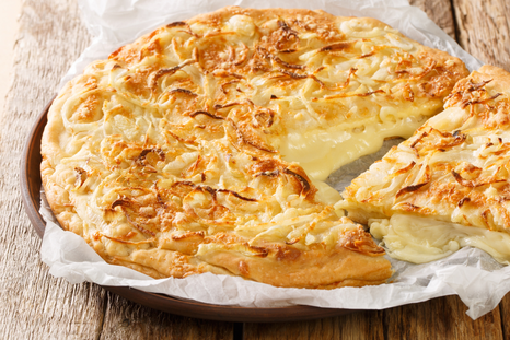 La fugazzeta es una de las recetas más deliciosas que nos ofrece la gastronomía argentina La fugazzeta es una de las recetas más deliciosas que nos ofrece la gastronomía argentina