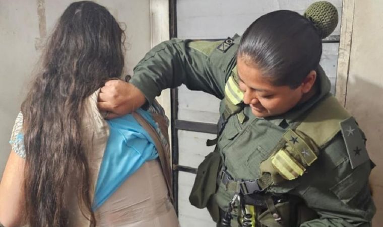 Ocultaban los teléfonos en zonas del abdomen, tórax y espalda Foto: Argentina.gob.ar