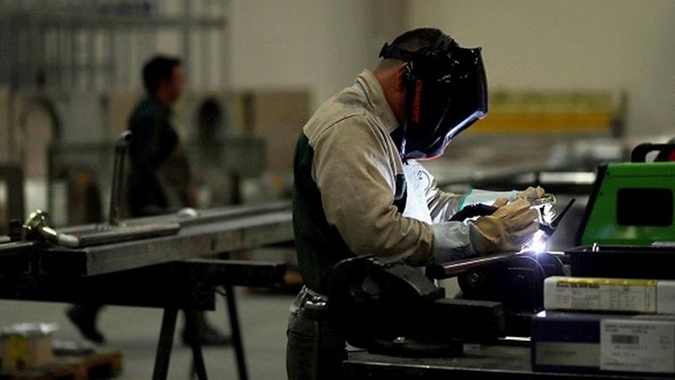La industria pyme volvió a caer en agosto un 8,7%