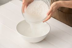 El agua de arroz es muy importante abono líquido para las plantas Foto: Shutterstock