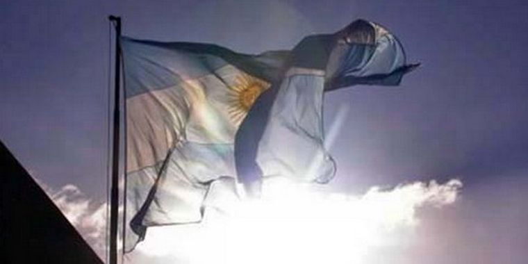 La Enseña Nacional. Foto: Archivo / MDZ