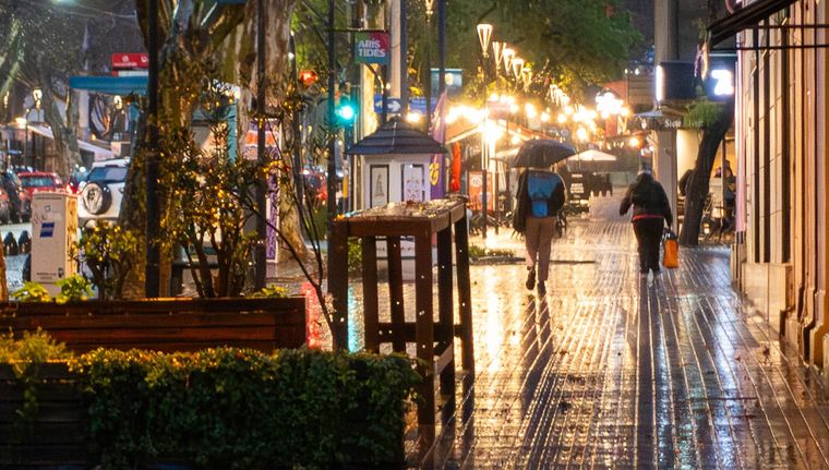 Las lluvias continúan este martes Foto: Santiago Tagua/MDZ