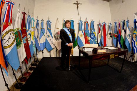 En medio de la confrontación con las provincias, Javier Milei no asistió al acto por el 9 de julio en Tucumán marcado por la ausencia de la gran mayoría de los gobernadores.