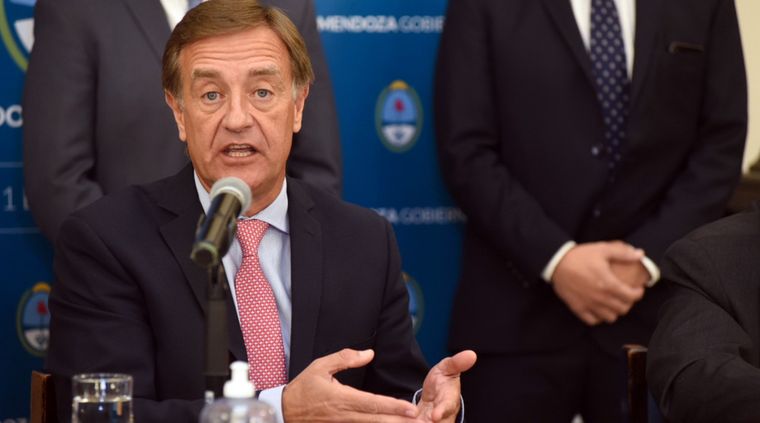 Suarez, durante una conferencia de prensa Foto: Prensa Gobierno de Mendoza