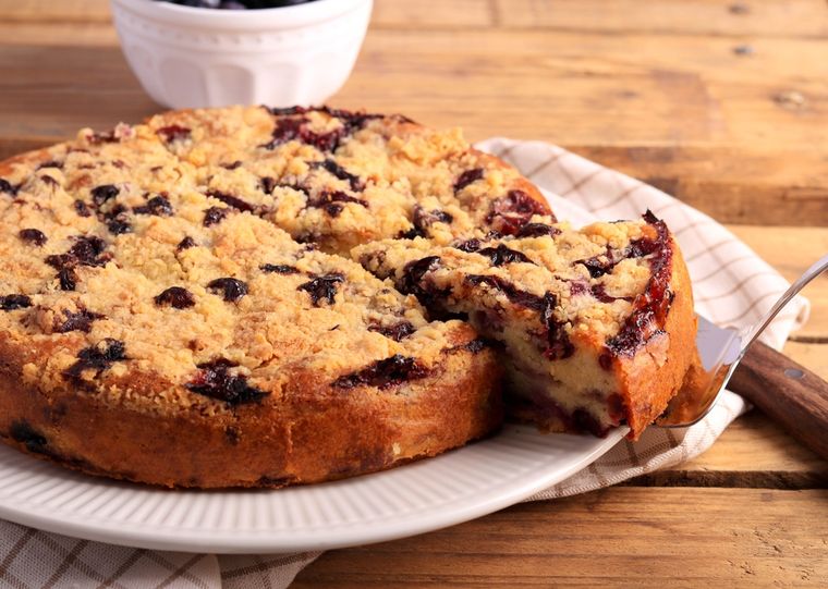 Receta de pastel de arándanos fácil y esponjoso para disfrutar en casa.