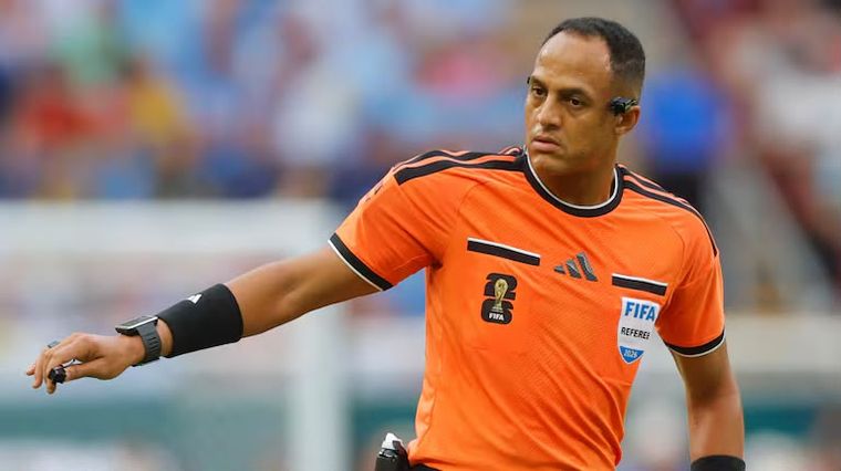 En Inglaterra cuestionaron la designación de Ismail Elfath para la semifinal del Mundial.&nbsp;