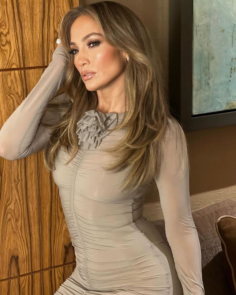 Jennifer Lopez marca tendencia con sus diversos looks Foto: Instagram/Jennifer Lopez