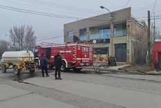 Así trabajaron Bomberos para detener el fuego Así trabajaron Bomberos para detener el fuego