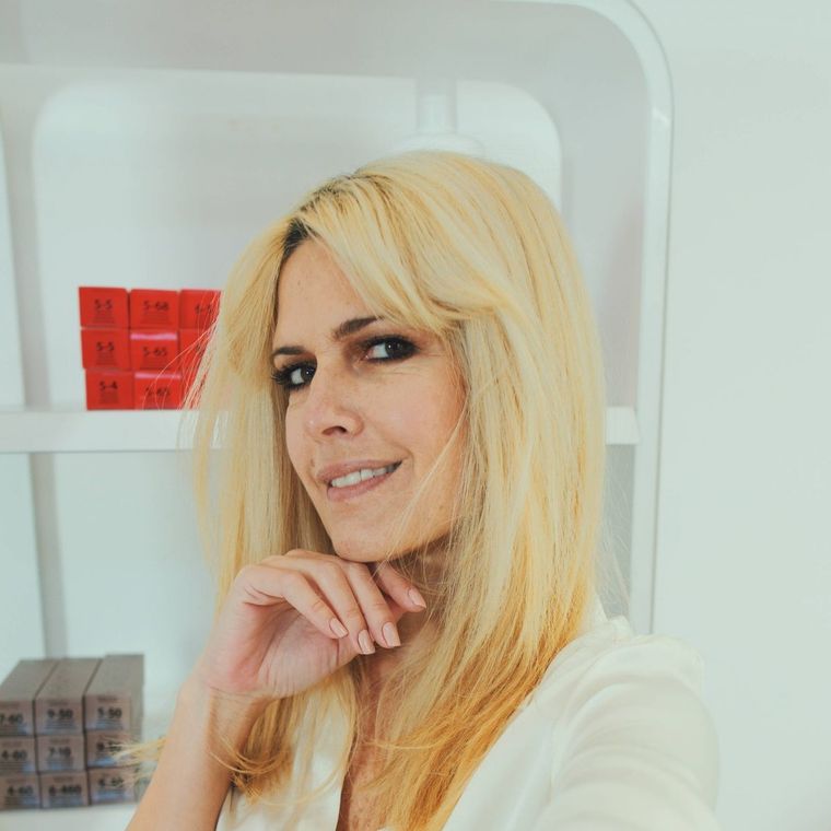 Isabel Macedo se atreve a un nuevo cambio de look de pelo. Foto: Caras