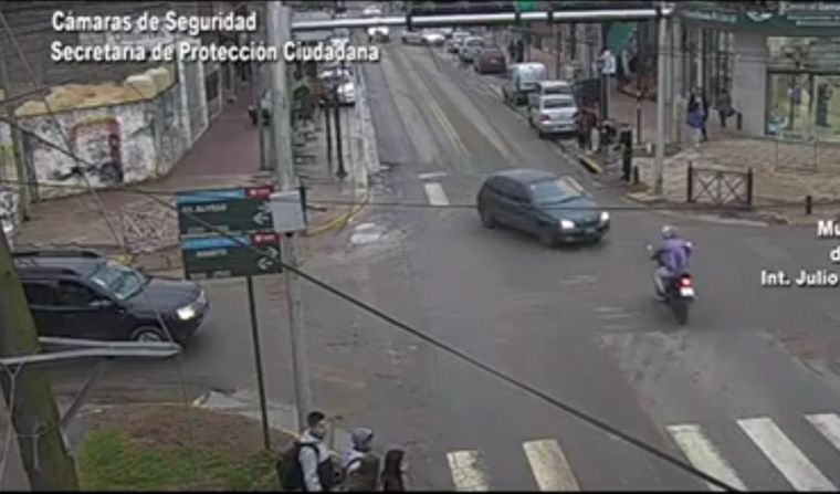 El choque quedó registrado por las cámaras de seguridad