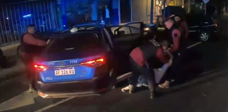 El sujeto se resistió a la detención