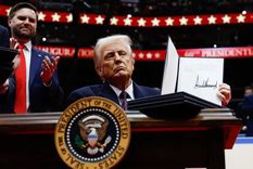 Donald Trump empezó su segundo mandato como presidente de EE.UU. con la firma de decenas de órdenes ejecutivas. Foto: BBC