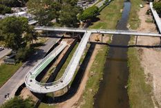 ciclovia en altura: una nueva postal en la ciudad de cordoba, inedita en el pais