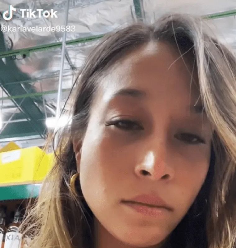 La chica se mostró llorando con gran tristeza por como se dieron los hechos Foto: TikTok