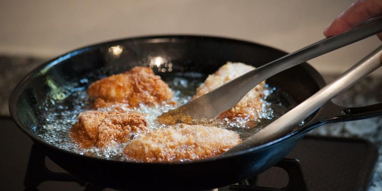 El aceite recalentado sí es nocivo para el organismo. Foto: Archivo