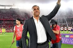 Crespo tiene ganas de dirigir a River pero todavía ni siquiera lo habrían sondeado. Crespo tiene ganas de dirigir a River pero todavía ni siquiera lo habrían sondeado.