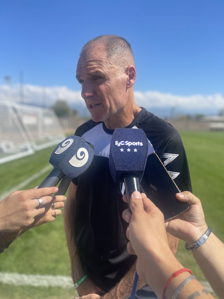 Franco volverá a dirigir tras su paso por Arsenal, en 2025, en donde descendió de categoría.