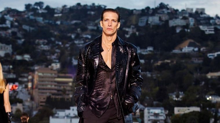 Ivan de Pineda En pasarela Foto: @donatella_versace