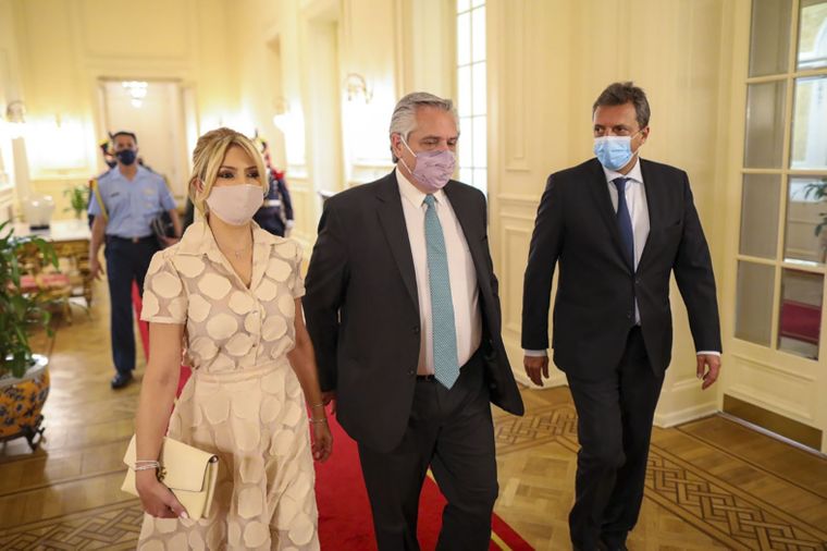 Alberto Fernández dijo que no buscará la reelección y que se proyecta a disfrutar de la familia, con Fabiola y el bebe que esperan juntos Foto: Telam