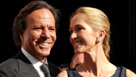 Julio Iglesias y Miranda Rijnsburger Foto: Twitter