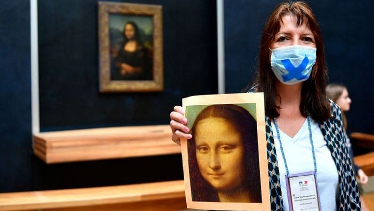 La Gioconda es una de las joyas del Museo del Louvre en París. Foto: GETTY IMAGES