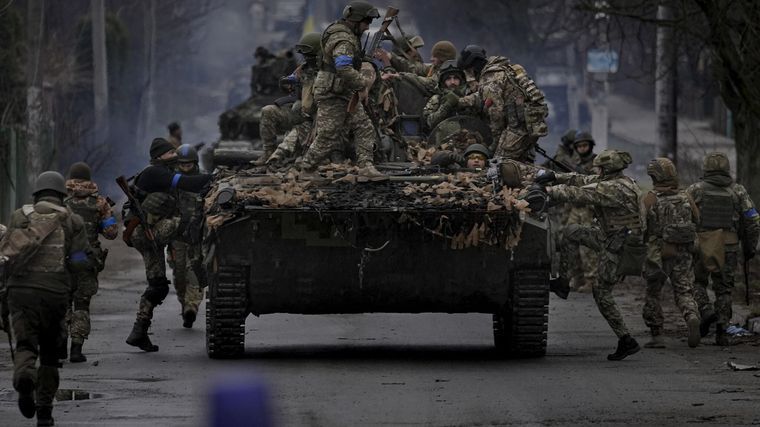 Las tropas ucranianas están sufriendo severas bajas. Foto: Efe.