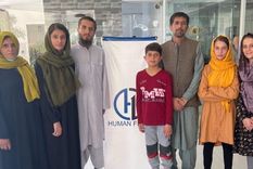 Aman Khalili (3o desde la derecha) y su familia. Foto: SAFI RAUF/HUMAN FIRST COALITION