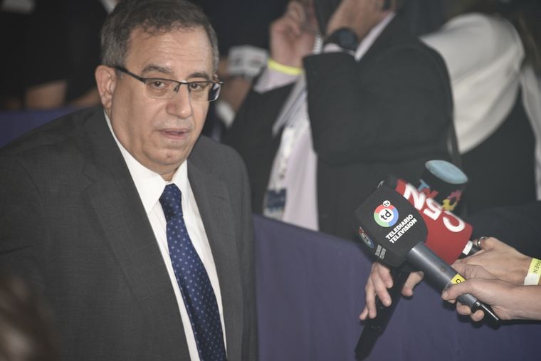 Carlos Maslatón analizó las medidas económicas que puede impulsar Javier Milei ni bien asuma la presidencia y precisó el impacto que puede generar en el ahorro de la gente Foto: Juan Mateo Aberastain/MDZ