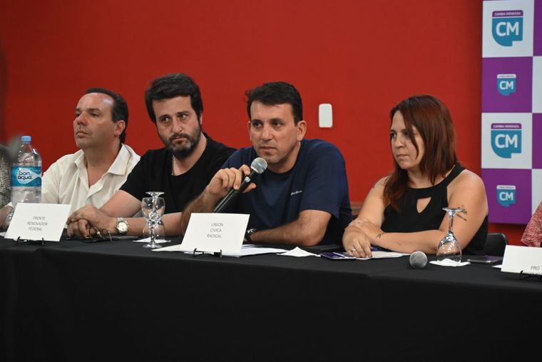Tadeo García Zalazar durante el encuentro de este martes. Foto: Prensa UCR