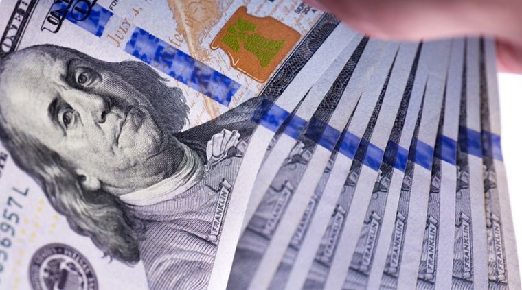 El dólar blue cerró la semana a la baja Foto: Canva
