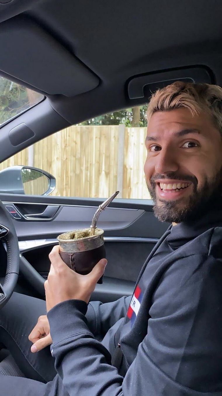 El Kun respondió de todo en su red social. Foto: Twitter