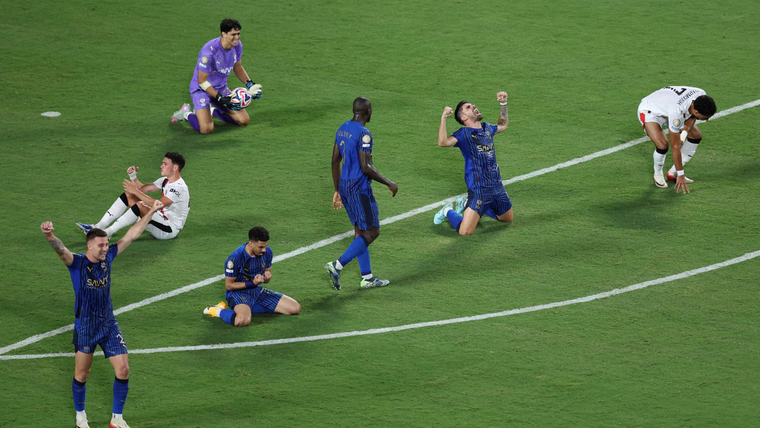 Al Hilal festeja el pase a cuartos de final frente al Manchester City en el Mundial de Clubes FIFA 2025.
