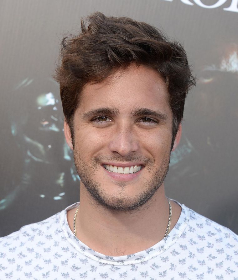 Foto: https://www.infobae.com/teleshow/infoshow/2021/02/28/las-9-curiosidades-de-diego-boneta-el-actor-que-se-convirtio-por-un-rato-en-luis-miguel/