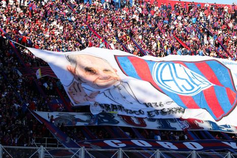 A un año de su muerte, San Lorenzo recordará al papa Francisco con un gesto simbólico. A un año de su muerte, San Lorenzo recordará al papa Francisco con un gesto simbólico.