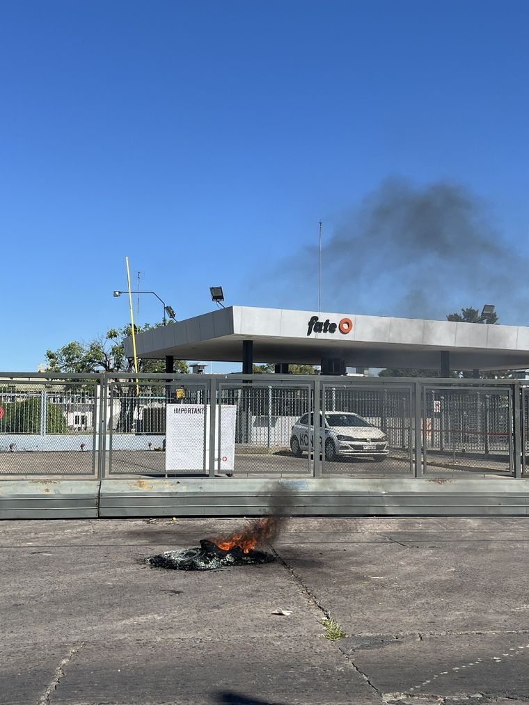 Fate anunció su cierre y los empleados comenzaron a protestar por la pérdida de sus puestos de trabajo.&nbsp;