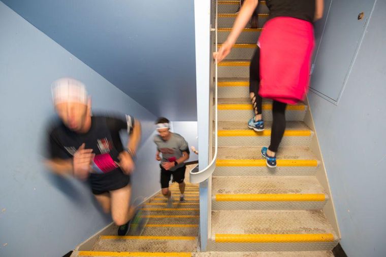 Los entrenamientos en escalera son la nueva tendencia. Los entrenamientos en escalera son la nueva tendencia. 