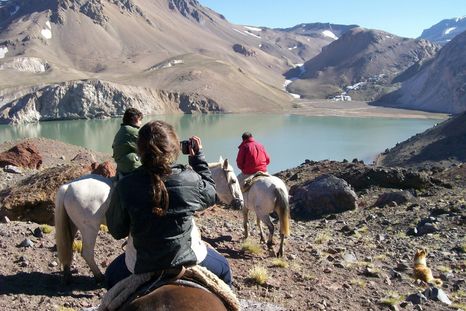 Hacer una salida de fin de semana dentro de la provincia requiere sacar algunas cuentas previamente. En esta nota te contamos como manejan su economía los mendocinos para disfrutar un poco de relax. Hacer una salida de fin de semana dentro de la provincia requiere sacar algunas cuentas previamente. En esta nota te contamos como manejan su economía los mendocinos para disfrutar un poco de relax.