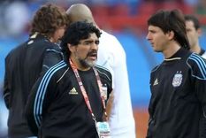 La foto con el Diego no podía faltar en el recuerdo histórico que compartió Messi.