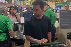 Messi se encargó de realizar las compras y sorprendió a los presentes Foto: Twitter