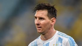Leo Messi disfruta de preparar asados para su familia y amigos cuando está en su Rosario natal. Foto: Instagram