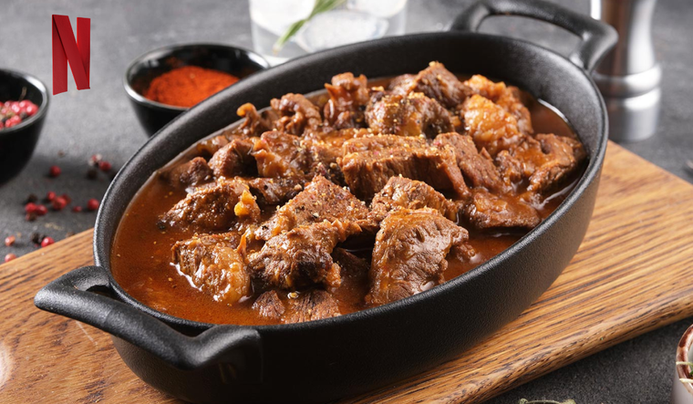 Prepara este delicioso guiso húngaro, inspirado en un programa de Netflix entrañable