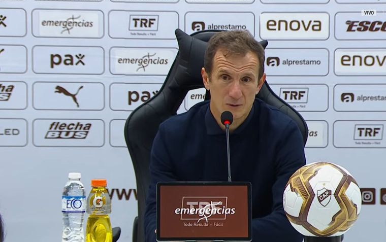 El capitán de Boca no salió a jugar el segundo tiempo ante Platense y&nbsp;Arruabarrena explicó la situación y llevó tranquilidad: No parece ser nada grave.