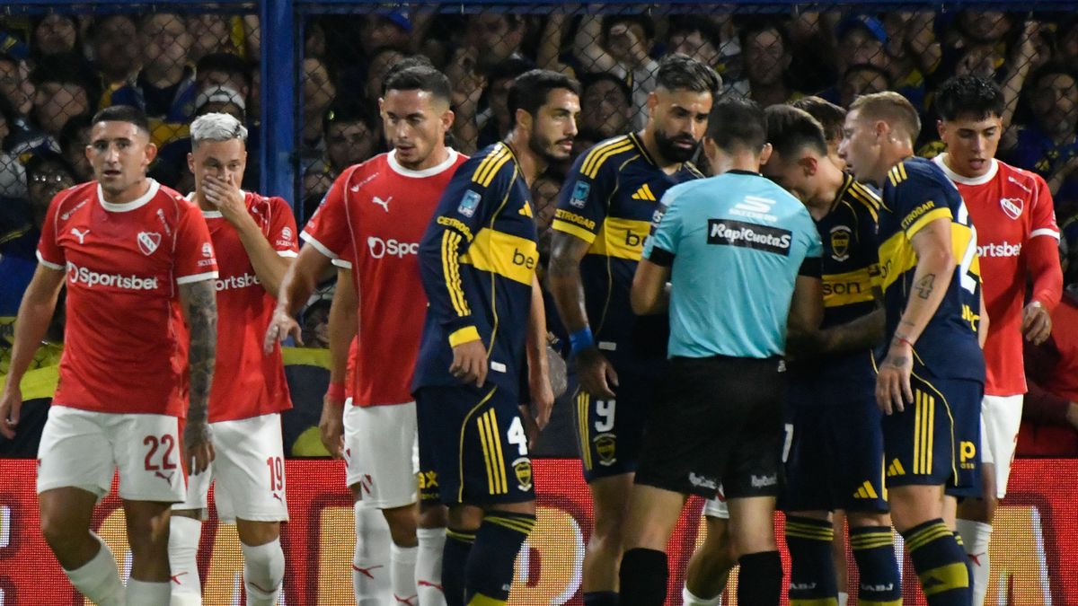 El polémico penal que le cobraron a Boca y que protestó todo Independiente