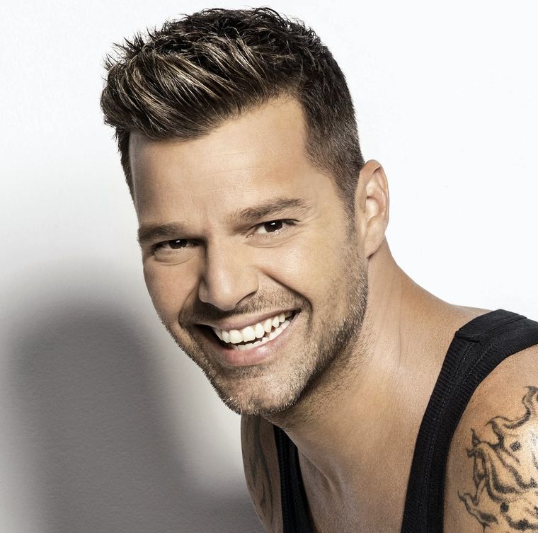 Tras su divorcio, Ricky Martin comentó una foto que publicó su ex Jwan Yosef en sus redes sociales.