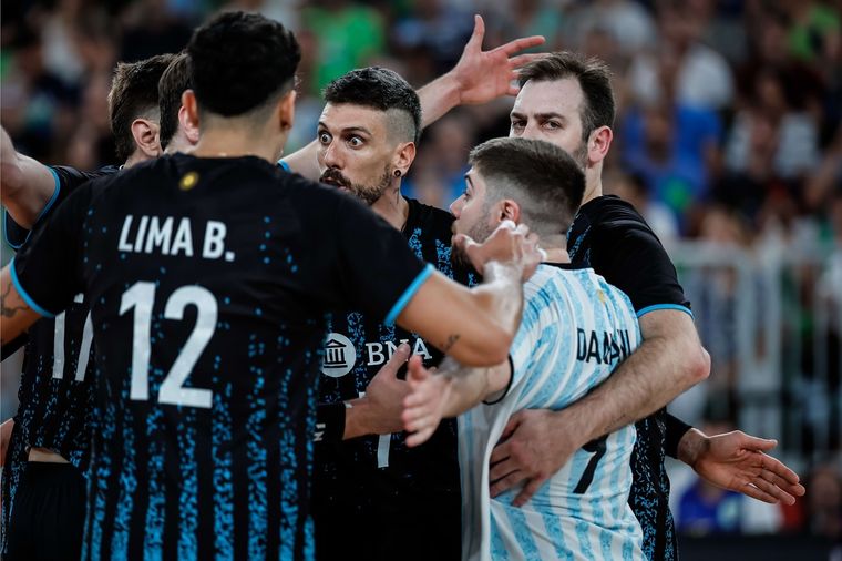 Argentina cayó 3-0 en el debut de la Liga de Naciones. Foto: FEVA