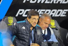 Gustavo Costas y una llamativa decisión pensando en la revancha ante Peñarol.