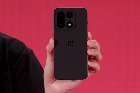 El OnePlus 15 brilla en rendimiento, pero sufre frente a competidores mejor equilibrados. El OnePlus 15 brilla en rendimiento, pero sufre frente a competidores mejor equilibrados.
