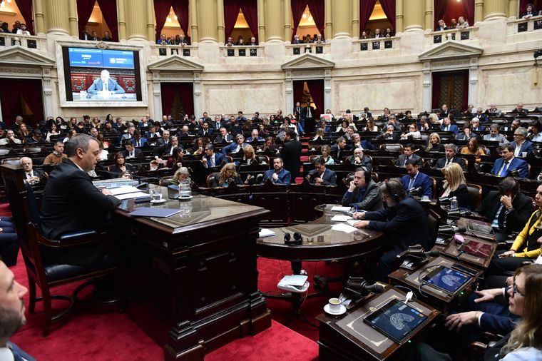 Manuel Adorni en el Congreso